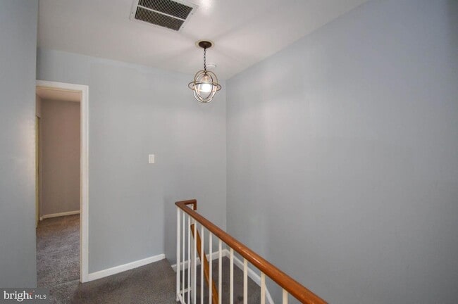 Building Photo - 14902 London Ln