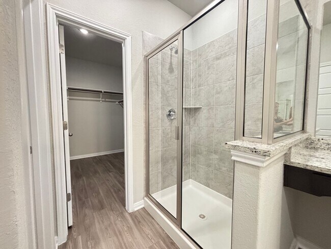 Building Photo - Luxury Living in the Heart of Cibolo!