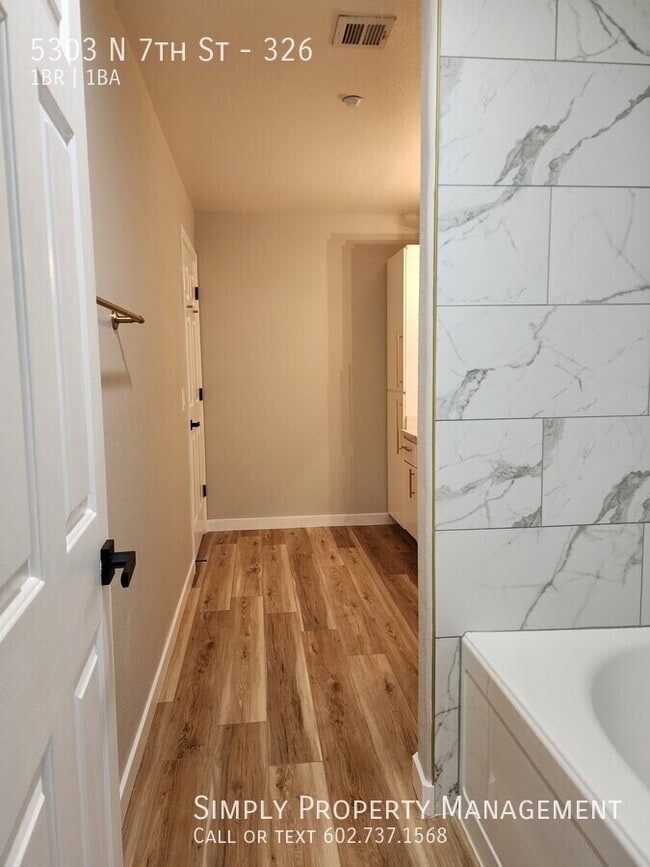 Building Photo - 5303 N 7th St