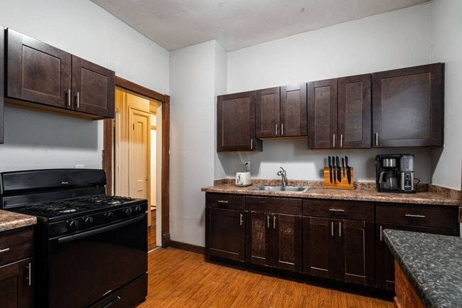 Building Photo - 2943 N Maryland Ave