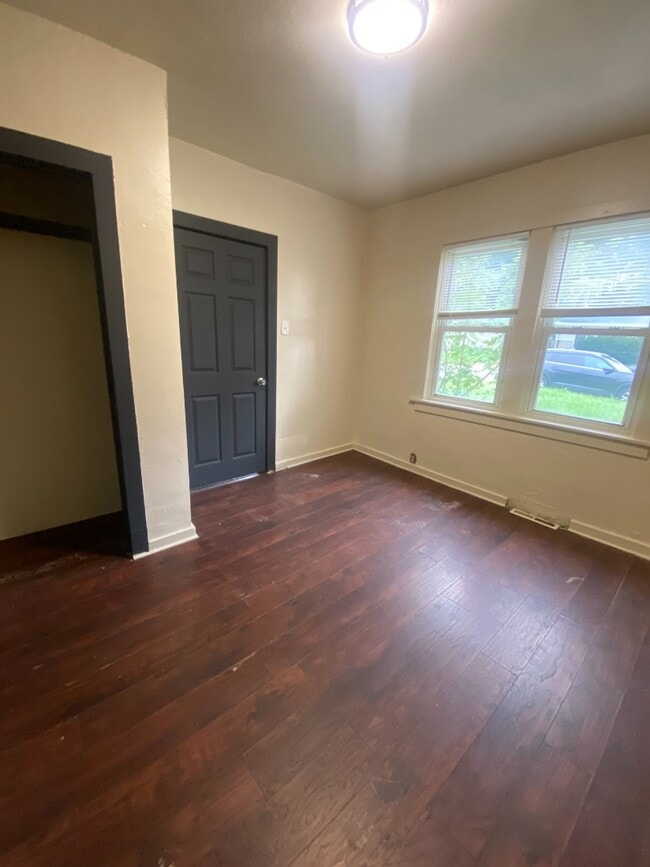 Building Photo - 3032 Tennyson Ave