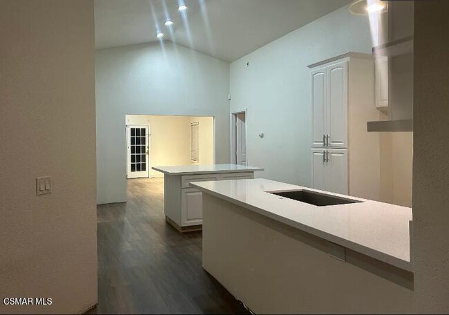 Building Photo - 2034 Riverbirch Dr
