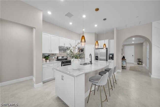 Building Photo - 19649 Aqua View Ln