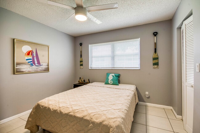 Building Photo - 18081 SE Country Club Dr