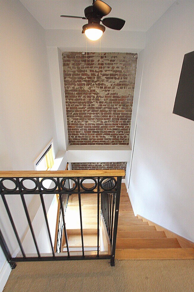 Building Photo - 338 Grove St