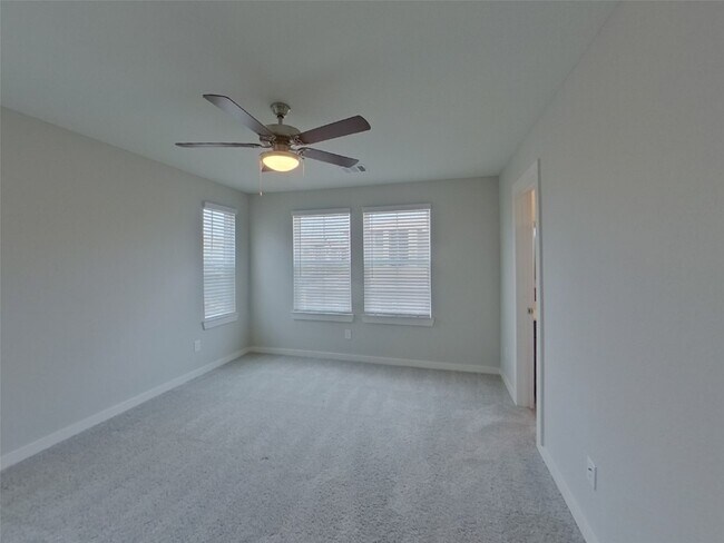 Building Photo - 9835 Willow Creek Commerce Dr