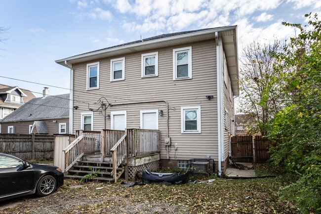 Building Photo - 3040 N College Ave