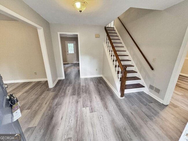 Building Photo - 4051 Coyte Dr