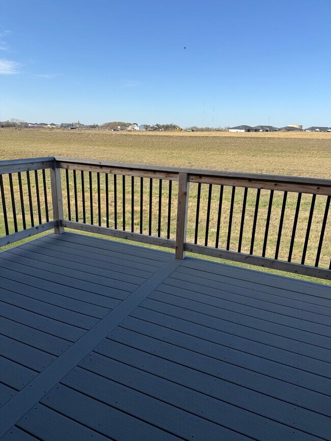 Building Photo - Brand New 2 bed/2.5 bathroom townhome in SE Lincoln