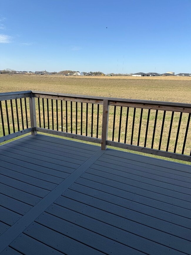 Building Photo - Brand New zero entry 2 bed/2.5 bathroom townhome in SE Lincoln