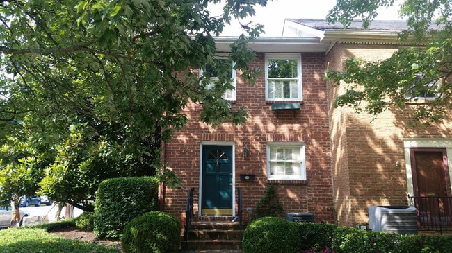 Primary Photo - 658 Central Ave