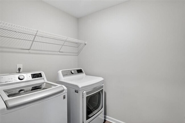 Building Photo - 1553 Spring Hollow Way