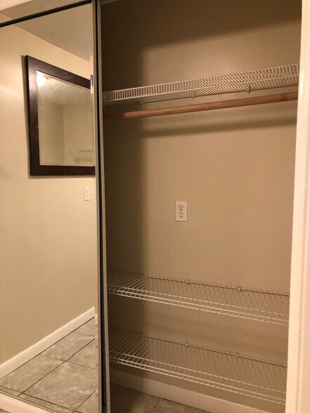 Building Photo - 1185 Johnson Rd