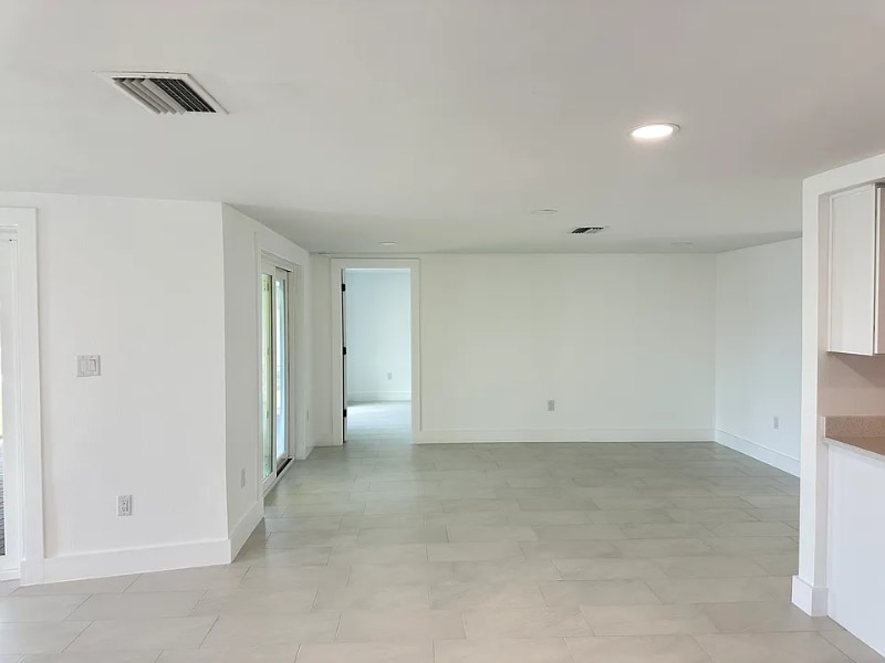 Building Photo - 5401 Leeward Ln
