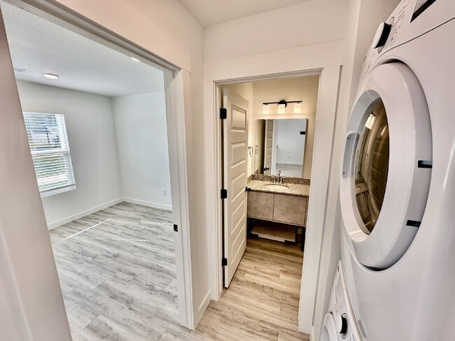 Building Photo - 1101 States Ave