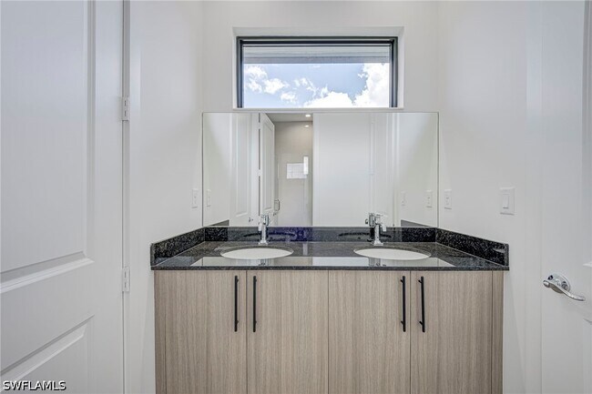 Building Photo - 4775 Quercia Dr