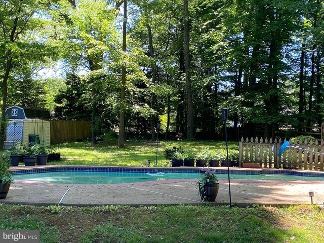 Building Photo - 2529 W Meredith Dr