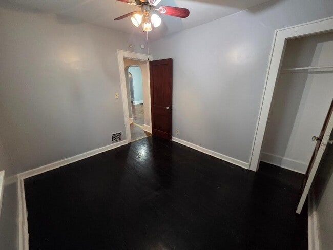 Building Photo - 416 Boyden St