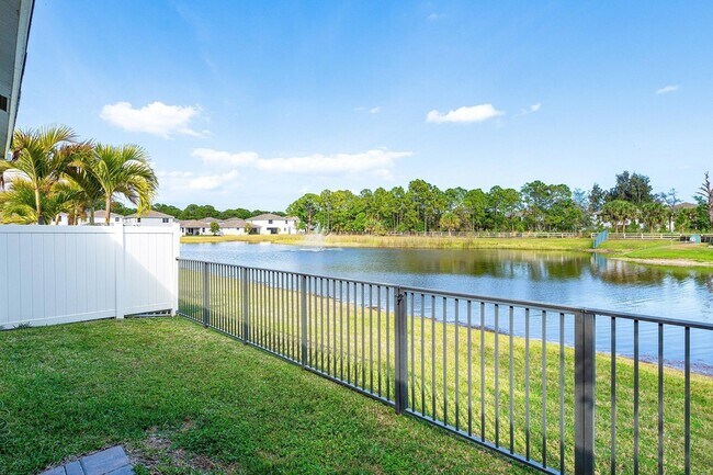 Building Photo - 18446 Claybrook St