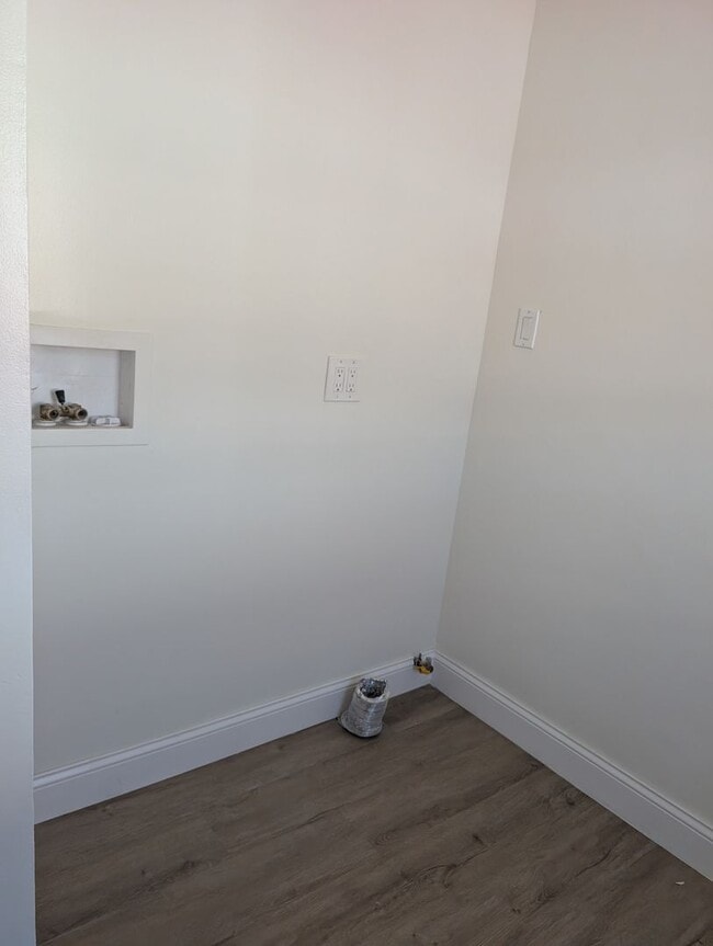 Building Photo - 1417-1419 Milton Ave.