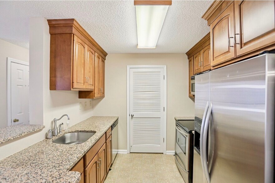 Building Photo - 307 Granville Ct