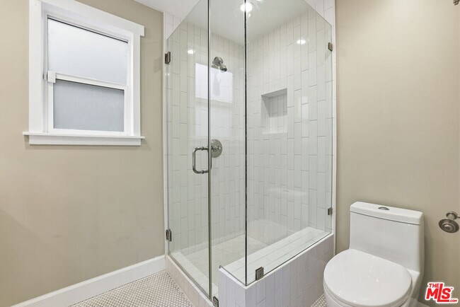 Building Photo - 11370 Matteson Ave