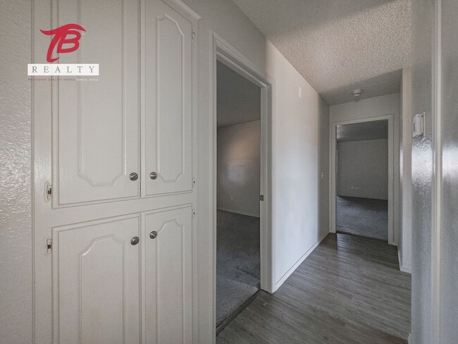 Building Photo - 6811 Lyrewood Ln