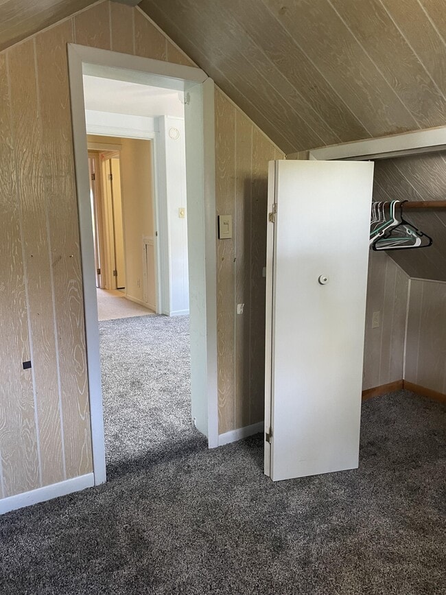 Building Photo - 7020 Brown Rd