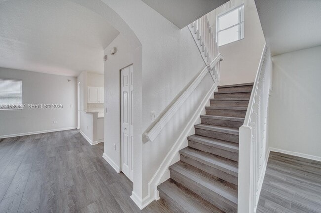 Building Photo - 2479 NE 4th St