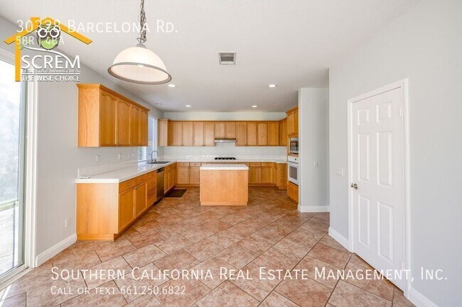 Building Photo - 30328 Barcelona Rd