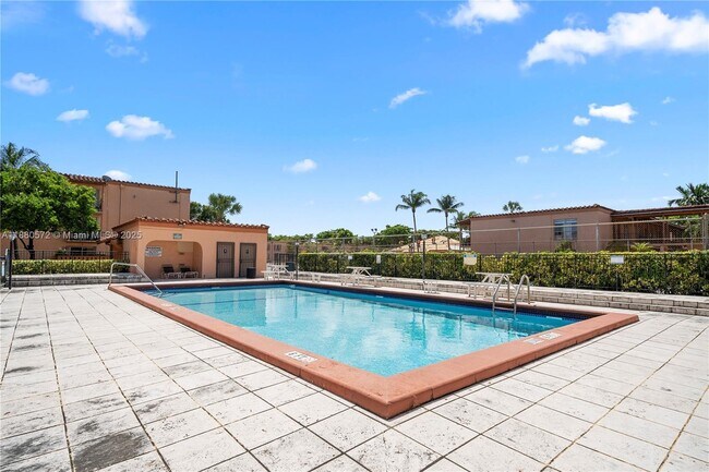 Building Photo - 7105 Miami Lakes Dr