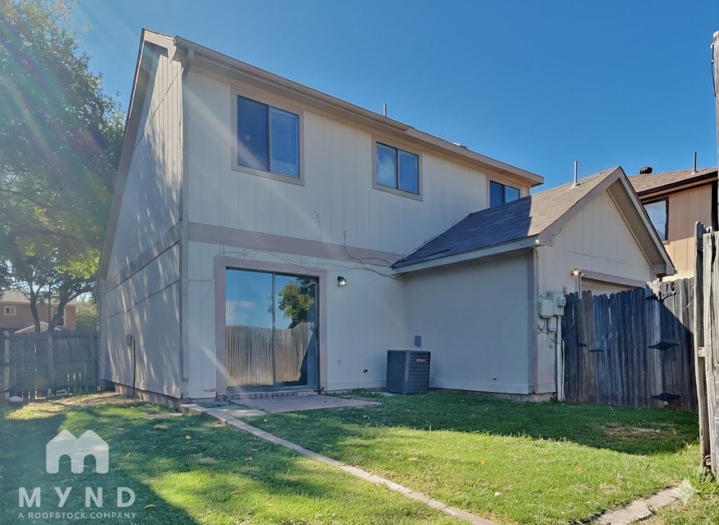 Building Photo - 10349 Wood Heights Dr