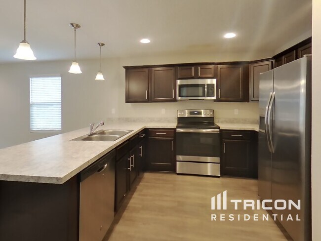 Building Photo - 1312 Sarahs Landing Dr