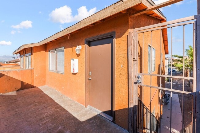 Building Photo - Upgraded 3 Bedroom Unit Near Air Force Base!