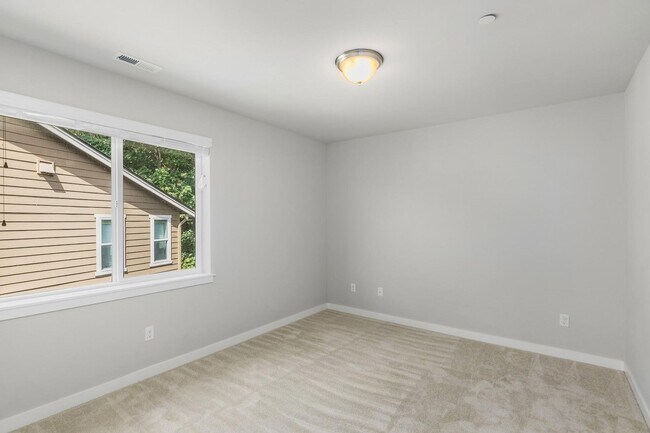 Building Photo - 6 Bedroom Home in Brookside at the Woodlands