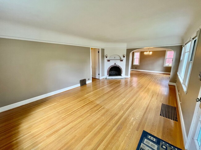 Building Photo - Well Maintained- 3 bed 2 bath Home - Piedm...