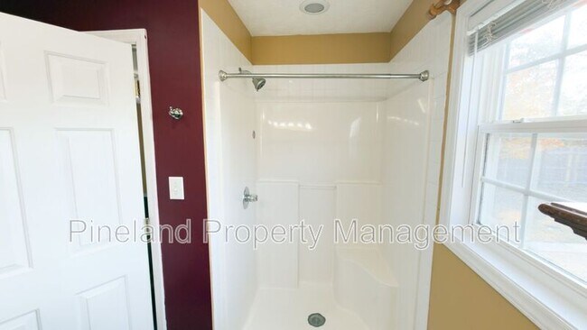 Building Photo - 215 Americana Dr