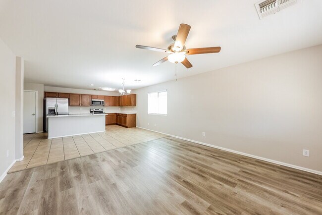 Building Photo - 10309 W Hess St