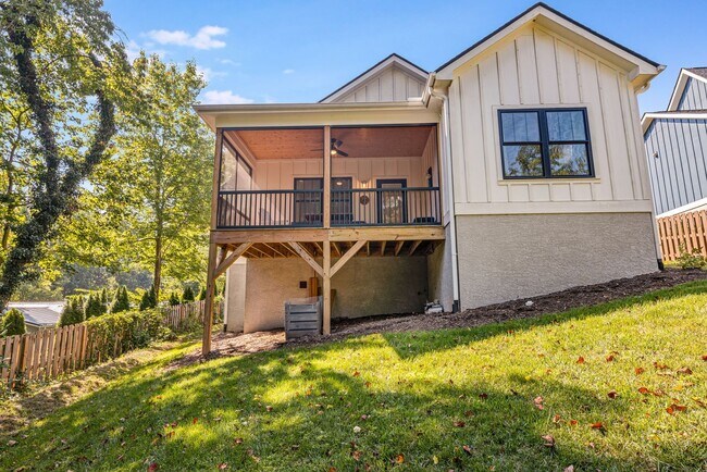 Building Photo - 40 Rangeley Dr