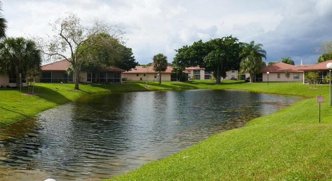 Building Photo - 9861 Three Lakes Cir