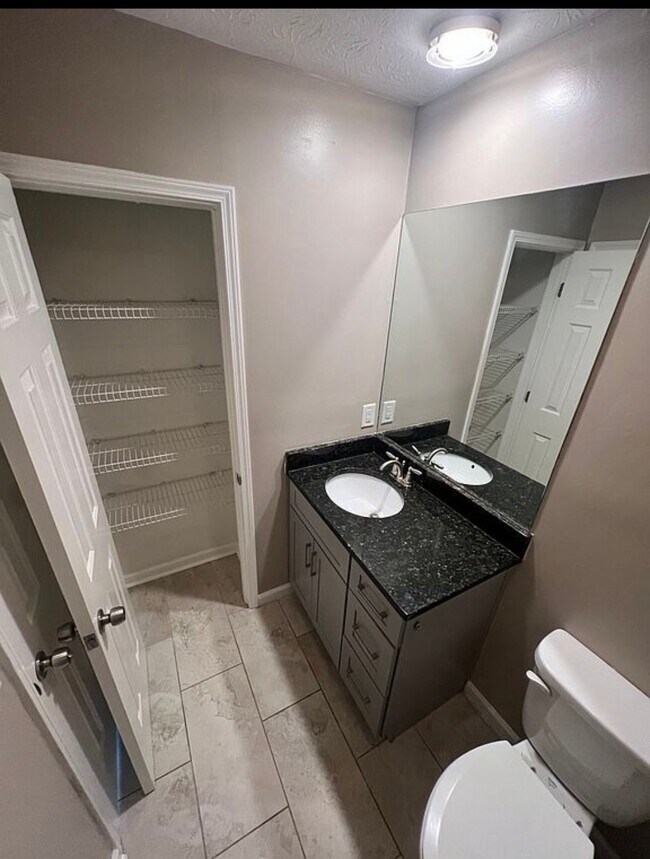 Building Photo - 5526 Clover Rise Ln