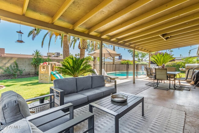 Building Photo - 5202 E Sheena Dr