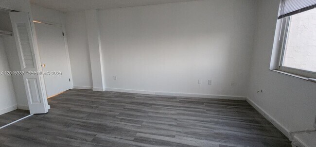 Building Photo - 6930 Miami Gardens Dr