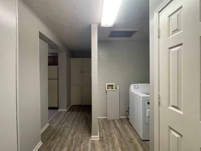 Building Photo - Yorktown School District