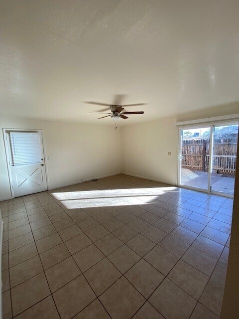 Building Photo - 2730 E Belleview St