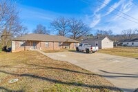 Building Photo - 2009#A Knoxville-