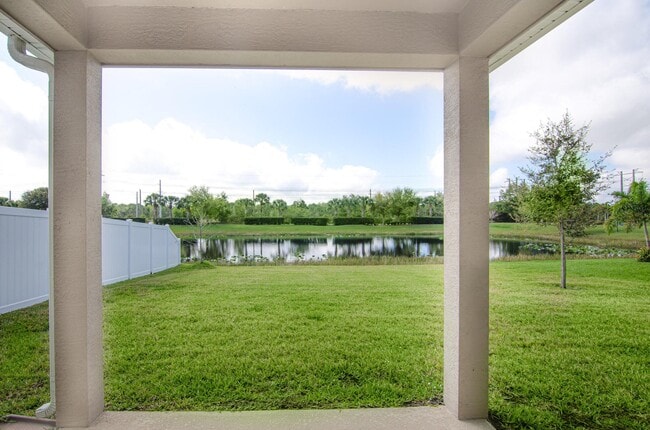 Building Photo - 5600 NW Pine Trail Cir