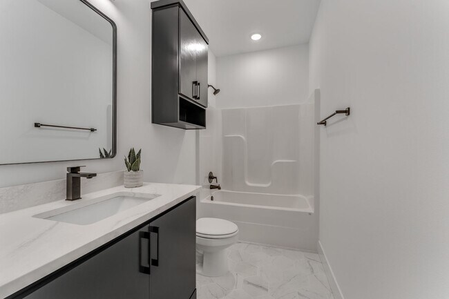 Building Photo - Brand New Bella Vista Beauty!