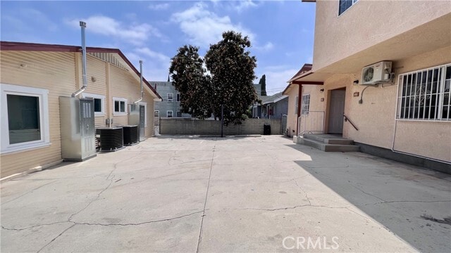 Building Photo - 651 Maltman Ave