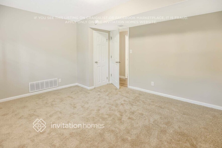 Building Photo - 3857 Pointe Bleue Dr